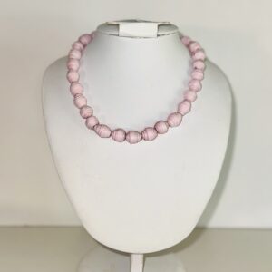 Short small bead creamy pink paper bead necklace.